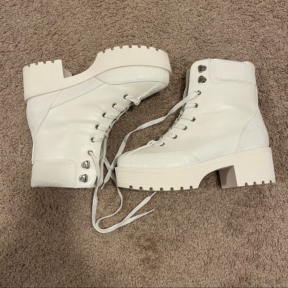 Ivory/white platform boots | size 10